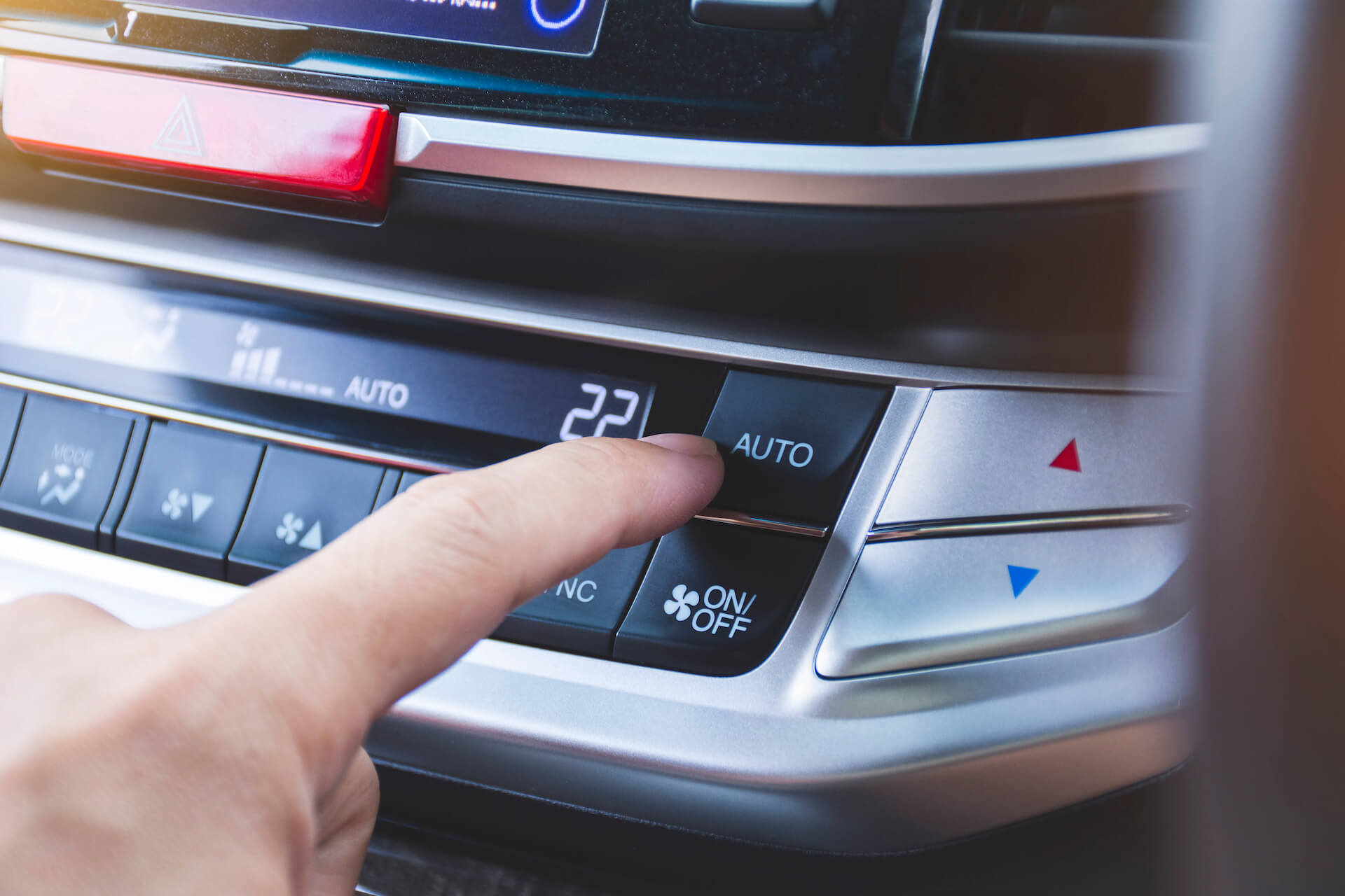 Az autoklíma tisztítás rendszeres elvégzése fontos.