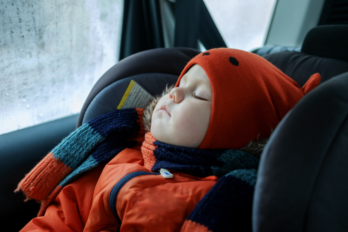 Az isofixes gyerekülés csak isofix rendszer kompatibilis autóhoz csatlakoztatható.