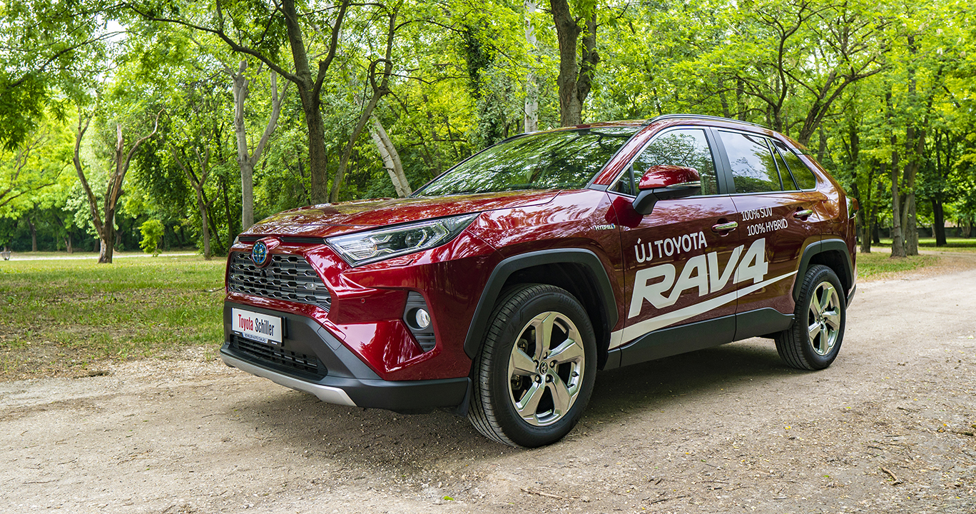 toyota-rav4-suv A Schiller Autó Család városi terepjáró kínálatából a Toyota RAV4.