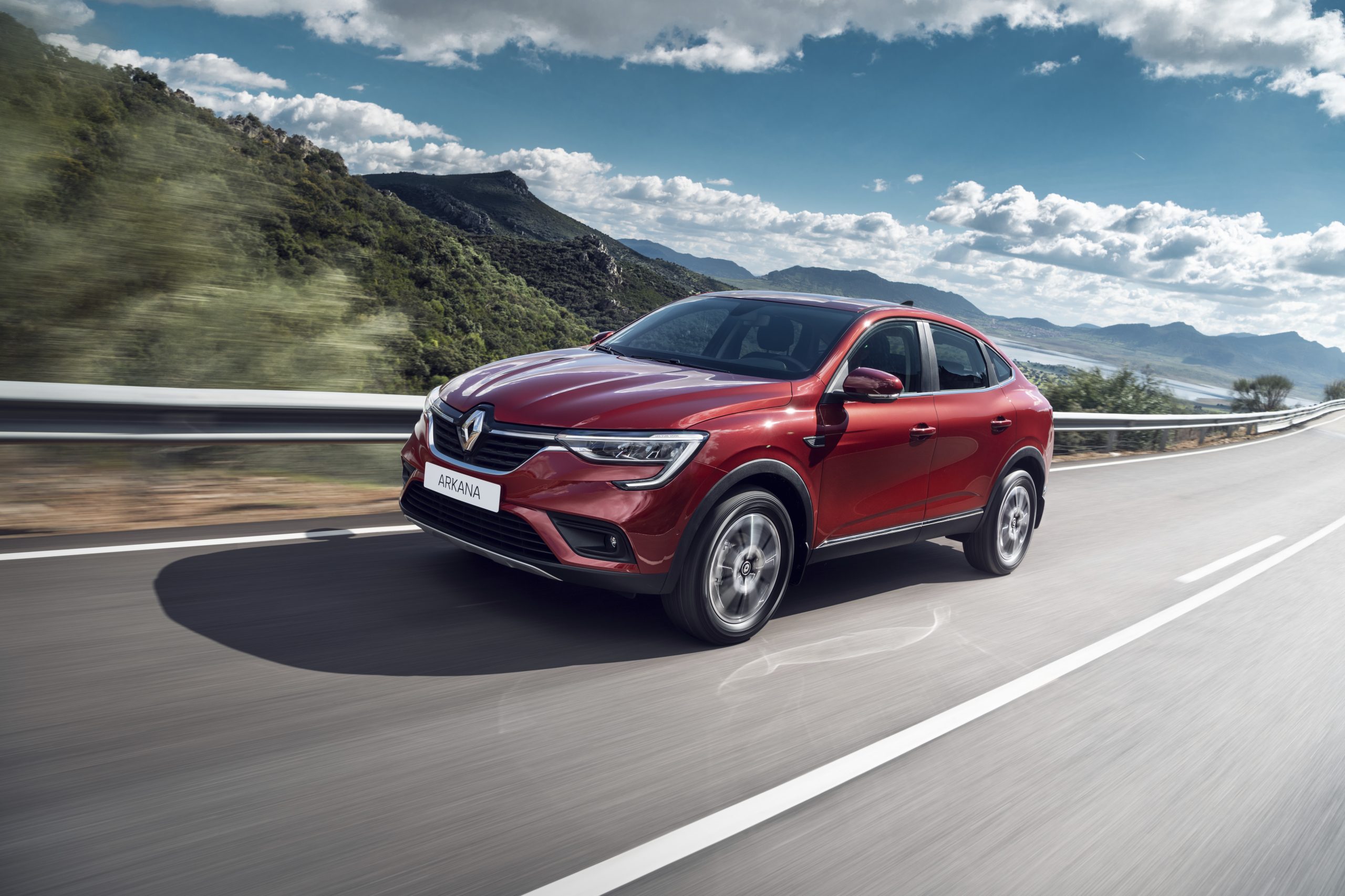 Így fekszi az utat a Renault Arkana