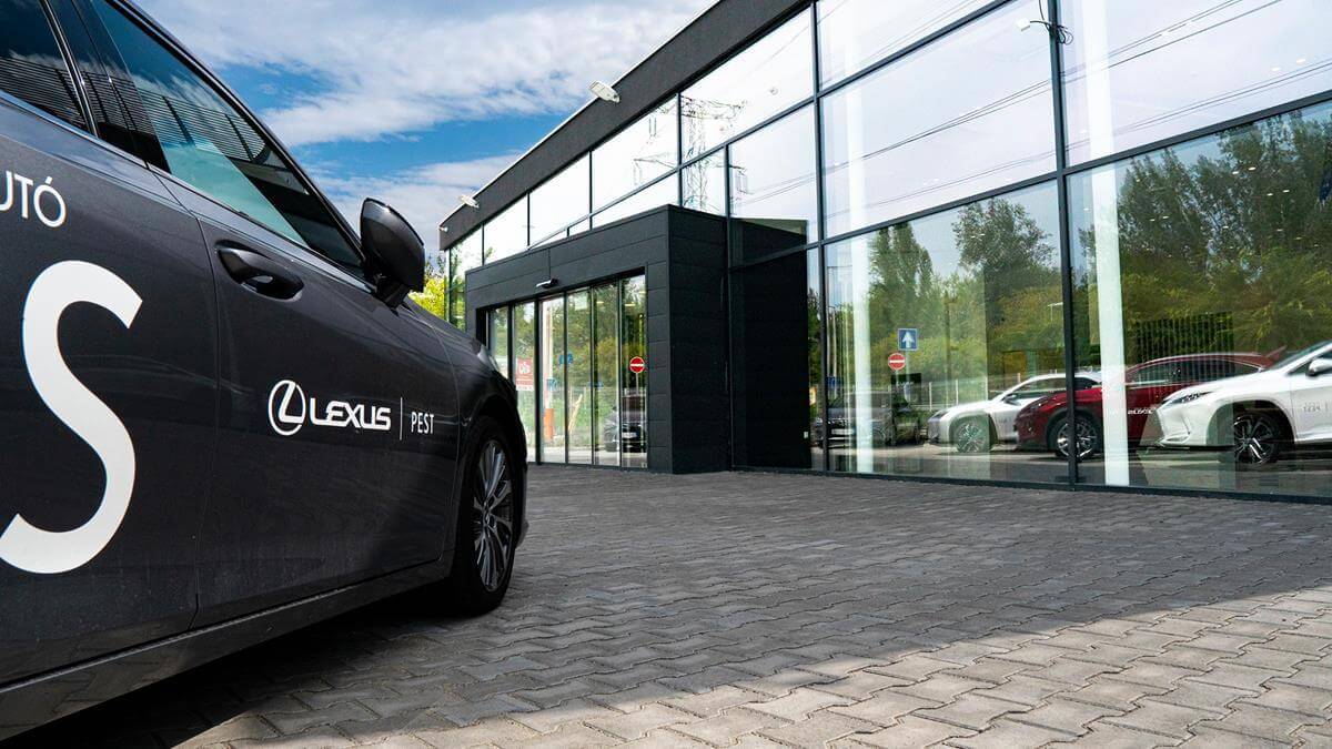Schiller Lexus Pest