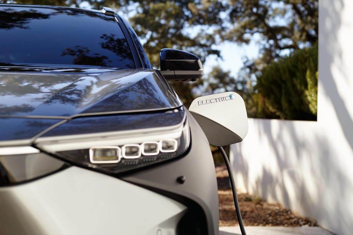 A Toyota 10 év vagy egymillió kilométer garanciát ad a bZ4X modellre.