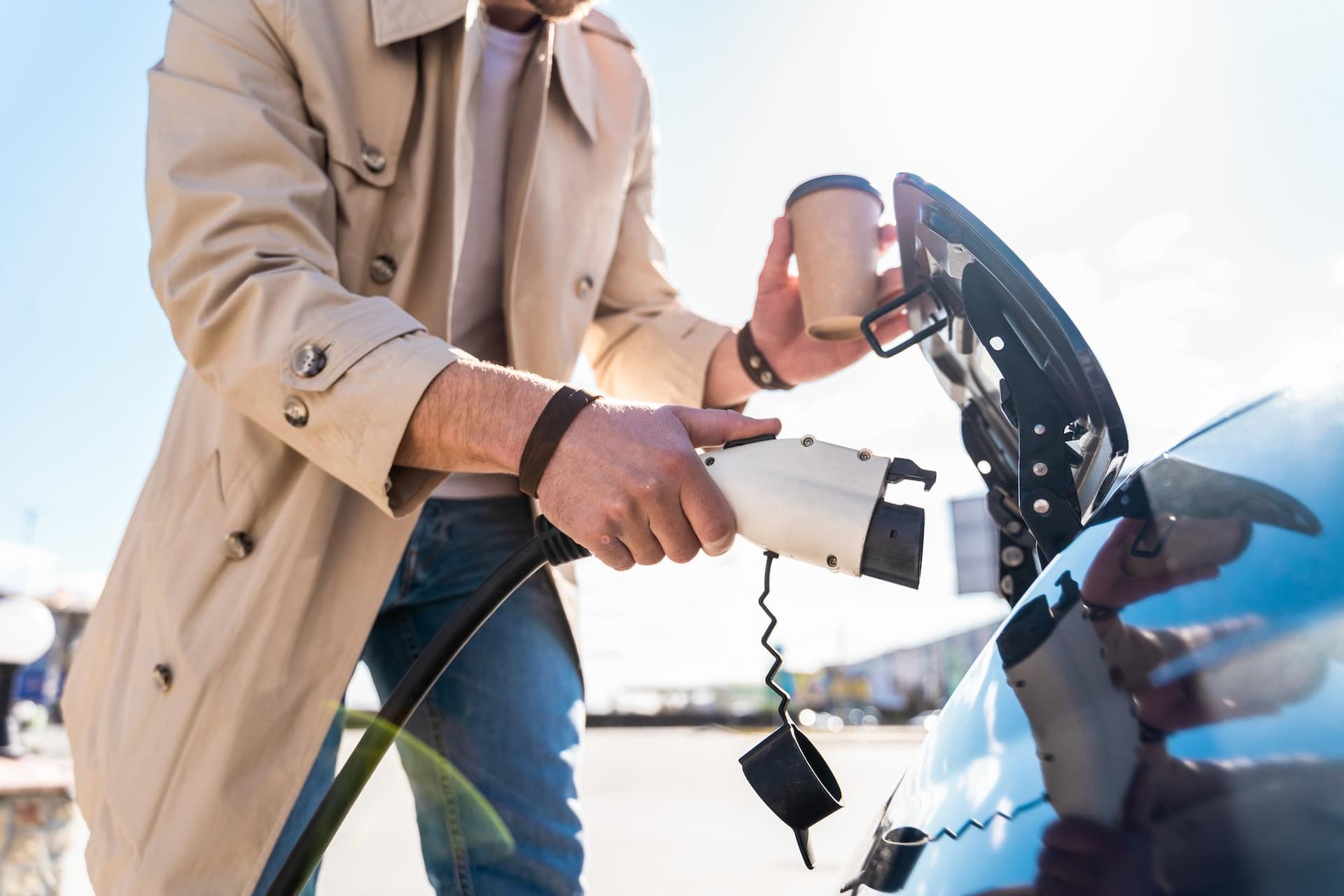 Az elektromos autó akkumulátor ára sok mindenkit megijeszt, pedig nem kéne