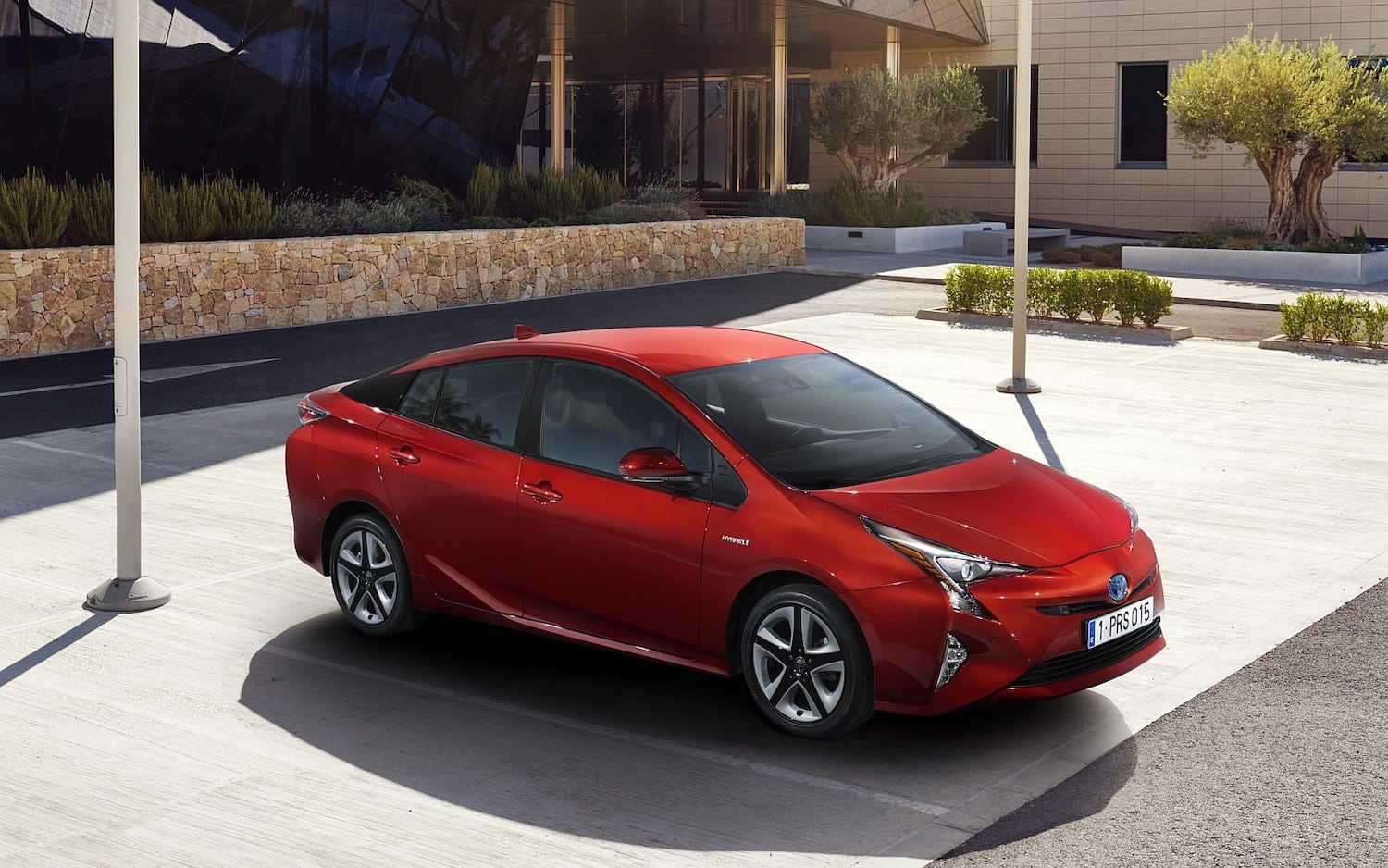 A negyedik generációs Prius benzines motorja 40%-os hatékonyságú.