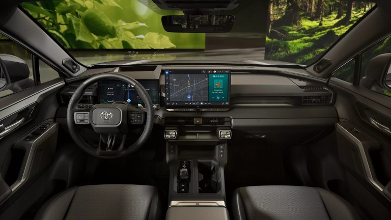 Az új Toyota RAV4 beltere.